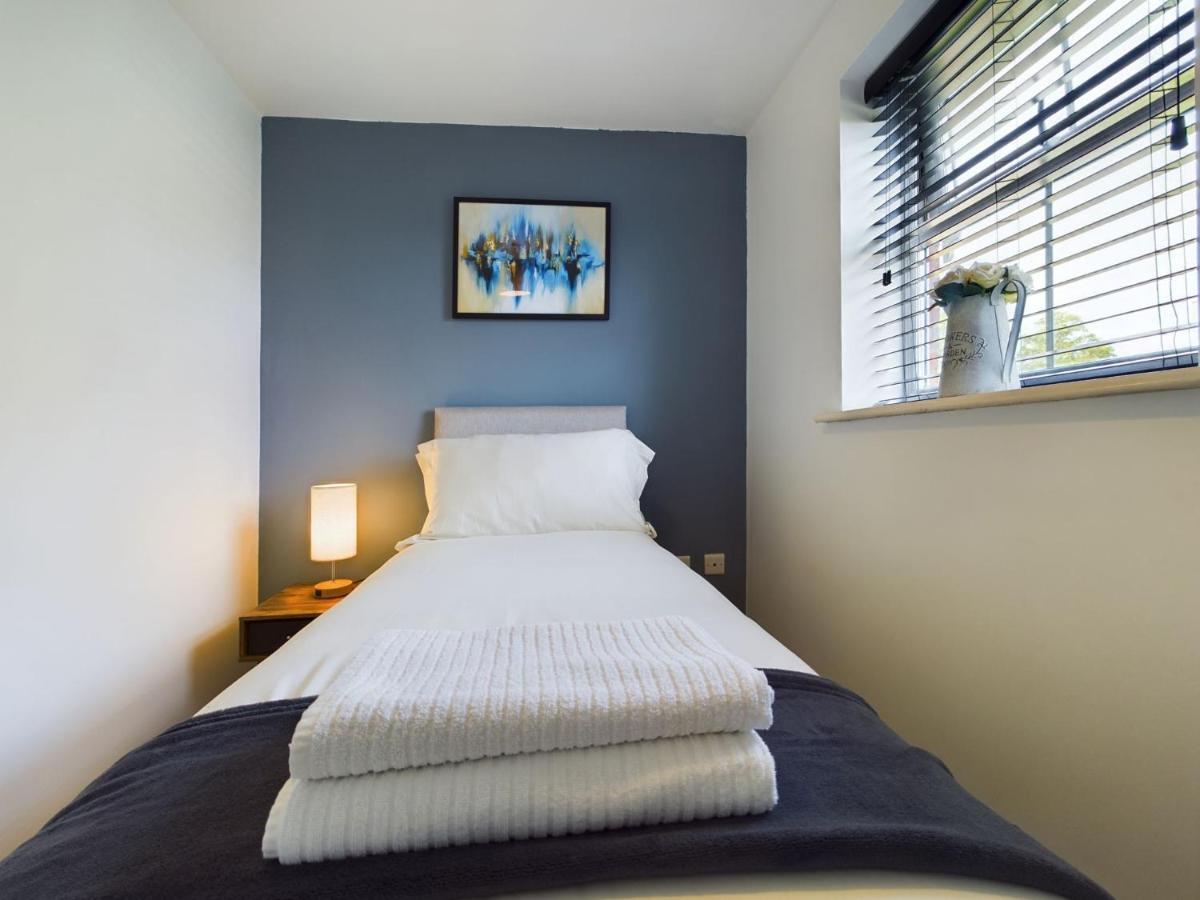247 Serviced Accommodation In Stafford- 3Br Townhouse Luaran gambar